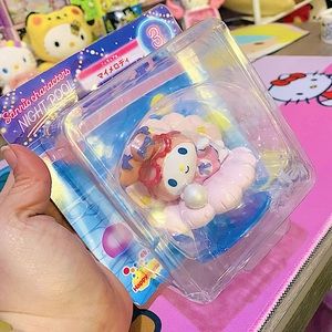 My Melody Night Pool kuji figure